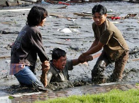indonesia tsunami bodies. the earthquake and tsunami