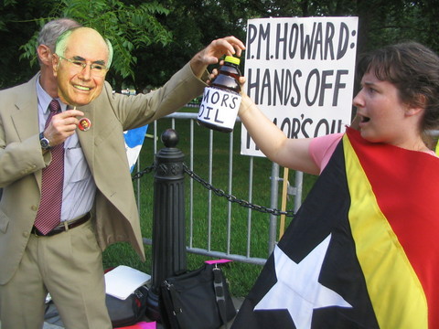 "PM Howard" takes Timor's oil